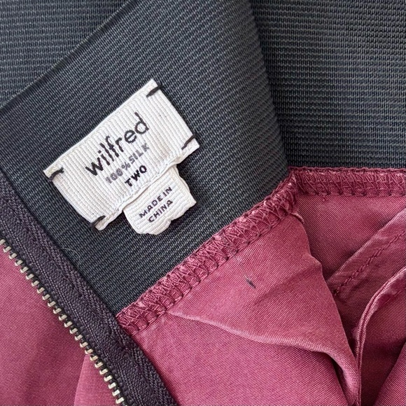 Wilfred| Pretty Burgundy 100% Silk Tulip Hem Pleated Mini Skirt w/Pockets Sz 2 - Picture 3 of 5